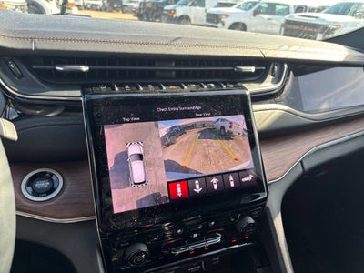 2023 Jeep Grand Cherokee Summit