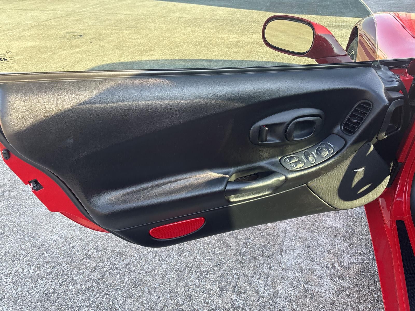 2004 Chevrolet Corvette Base