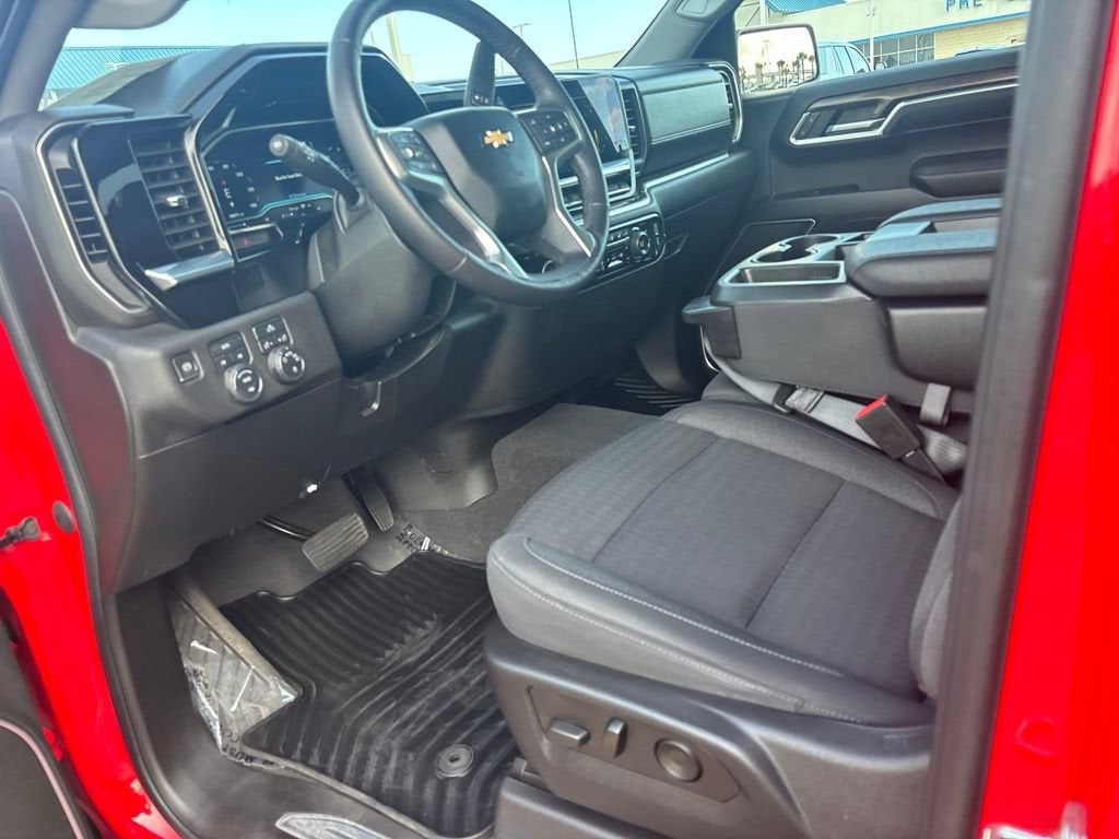 2022 Chevrolet Silverado 1500 LT (2FL)