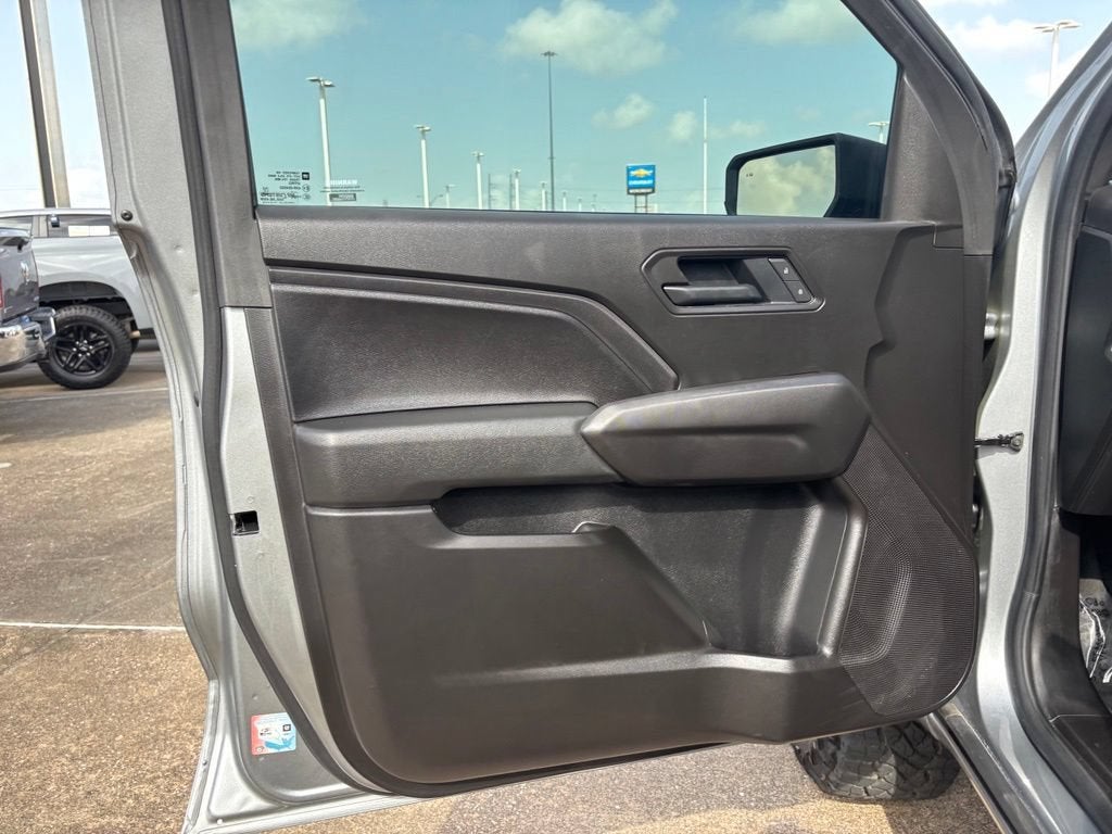2025 Chevrolet Colorado WT/LT