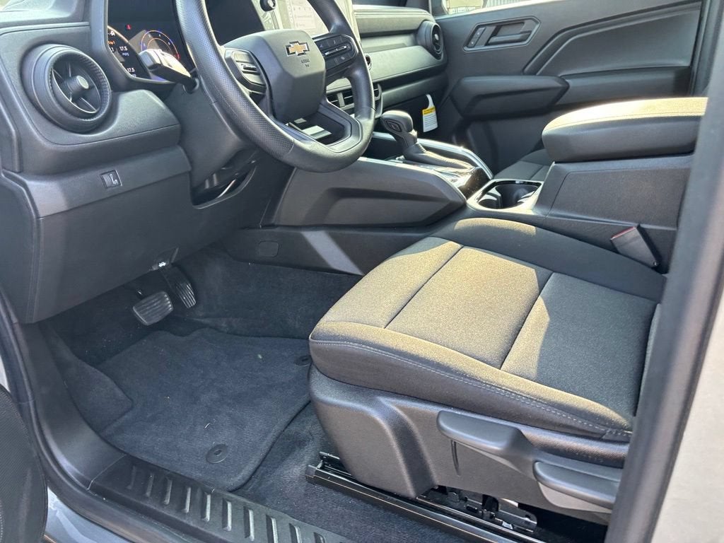 2025 Chevrolet Colorado WT/LT
