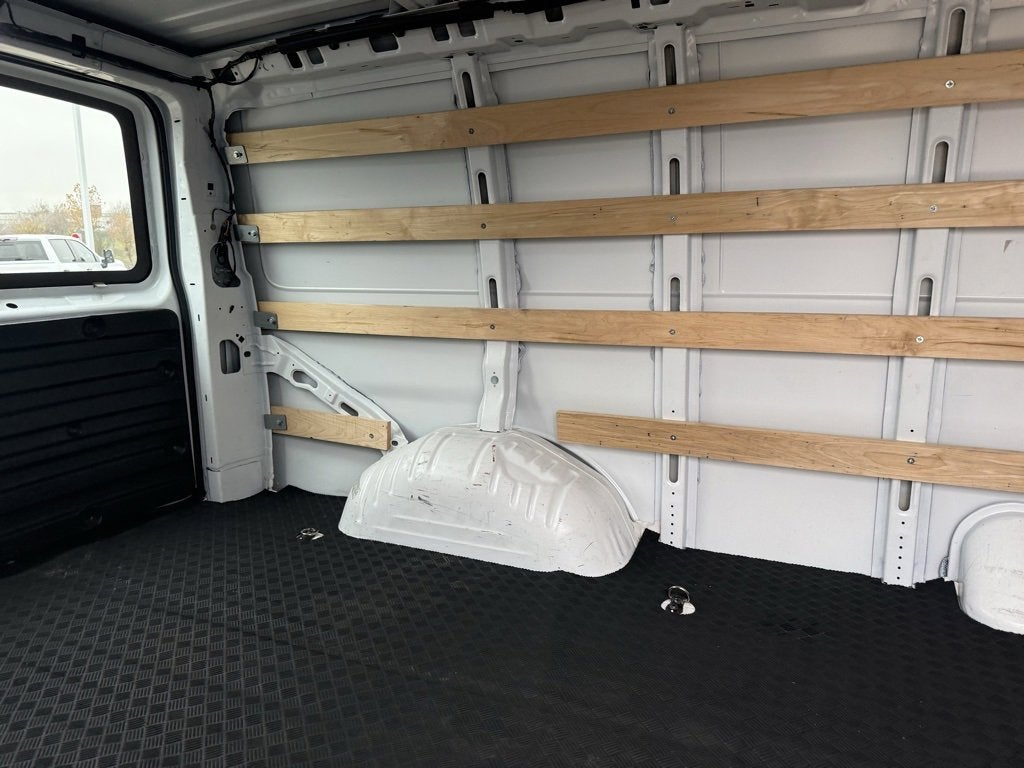 2024 Chevrolet Express Cargo 2500 WT