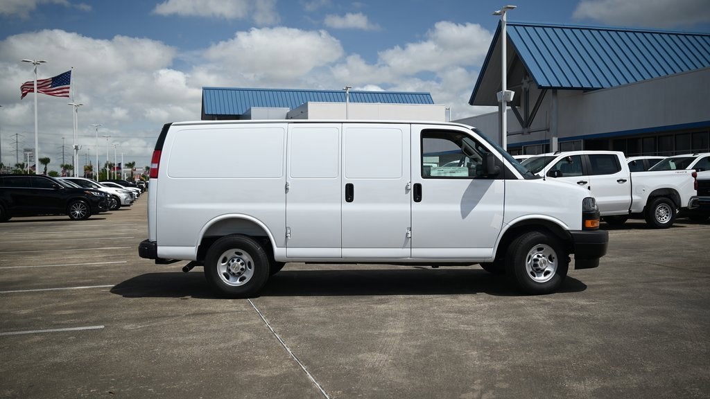 2024 Chevrolet Express Cargo 2500 WT