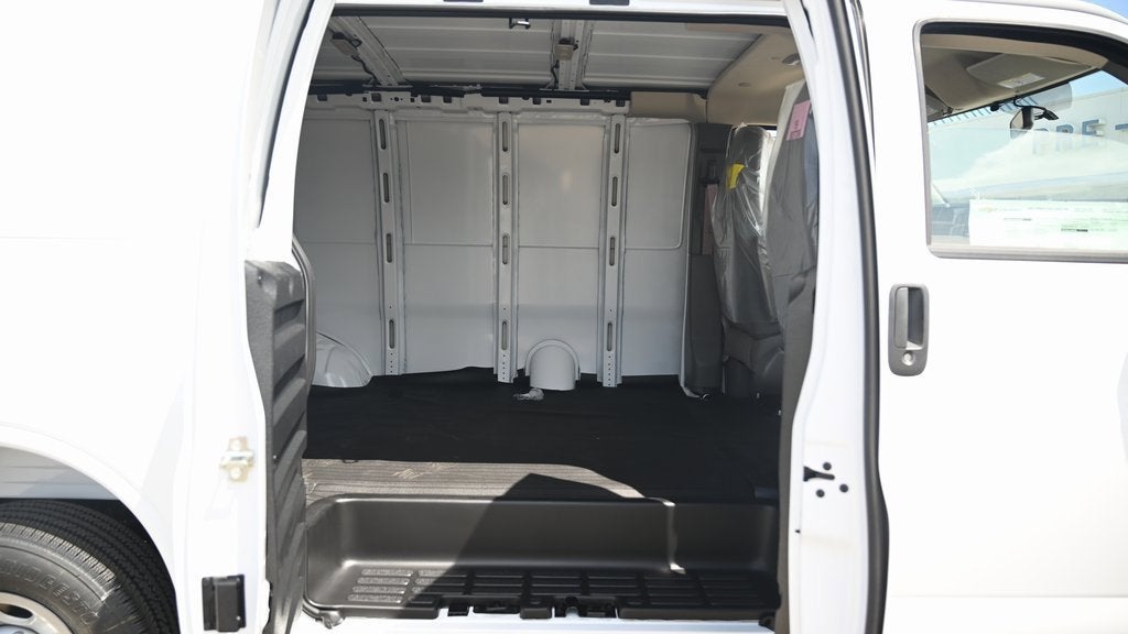 2024 Chevrolet Express Cargo 2500 WT