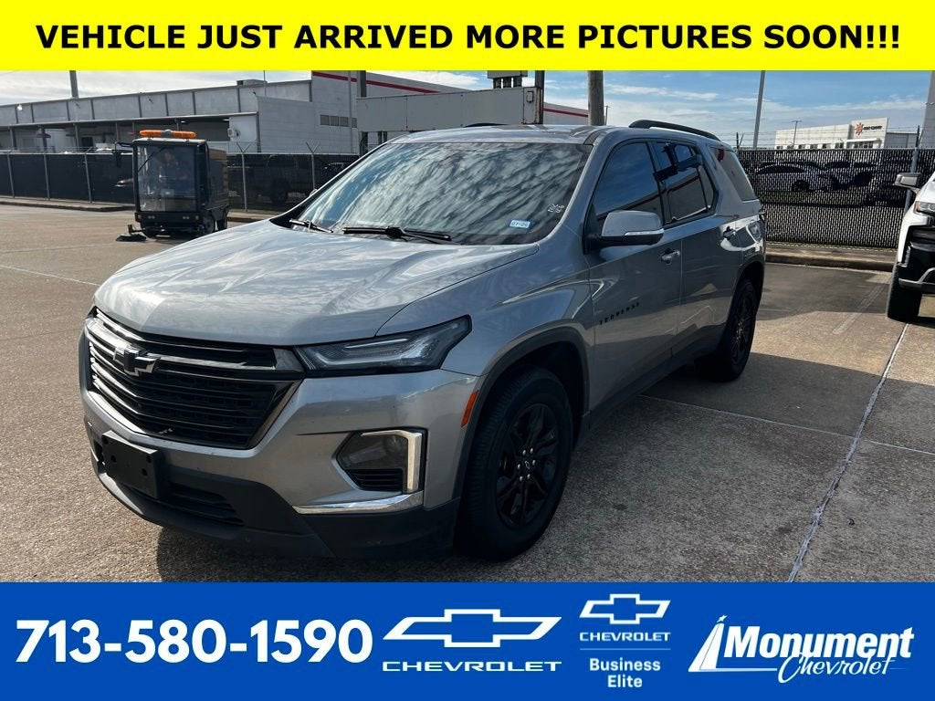 2023 Chevrolet Traverse LT Leather