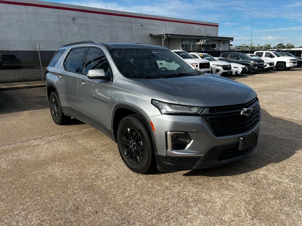 2023 Chevrolet Traverse LT Leather