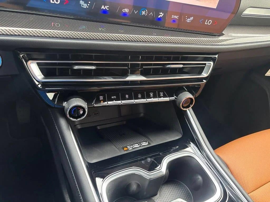 2027 Chevrolet Traverse Z71 - Photo 31