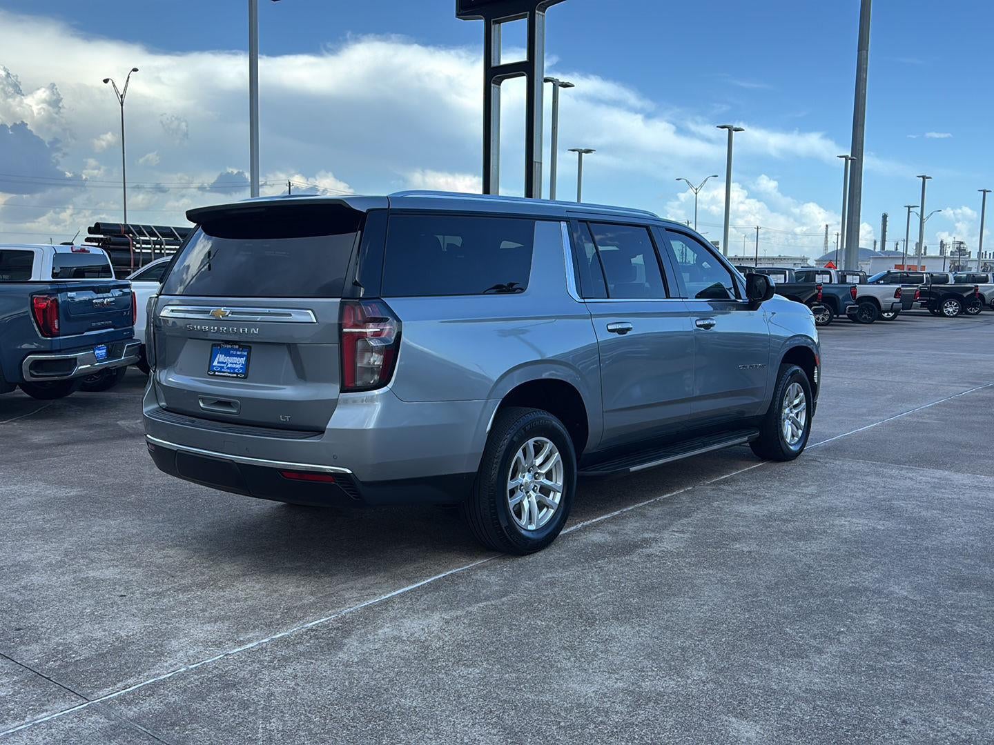 2024 Chevrolet Suburban LT