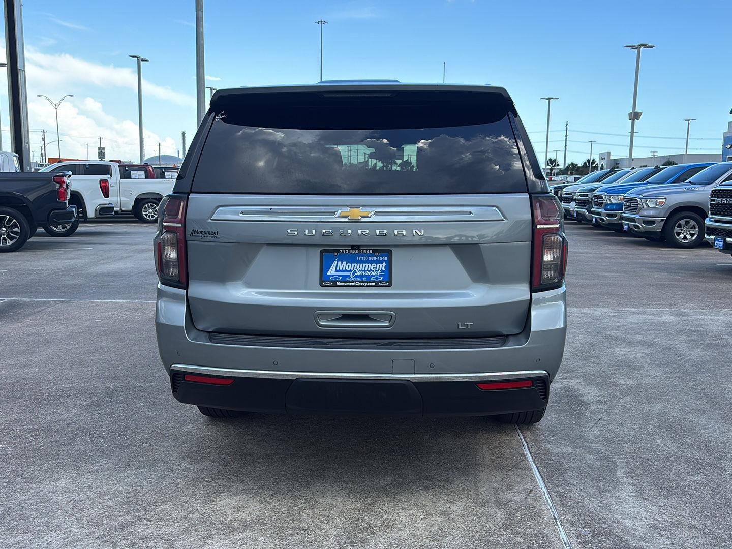 2024 Chevrolet Suburban LT