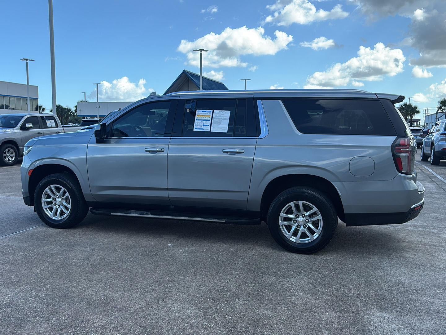 2024 Chevrolet Suburban LT
