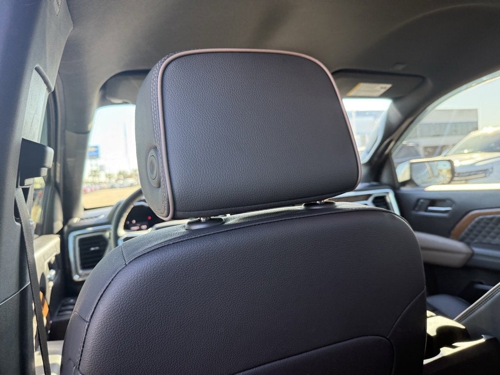 2023 GMC Canyon Denali