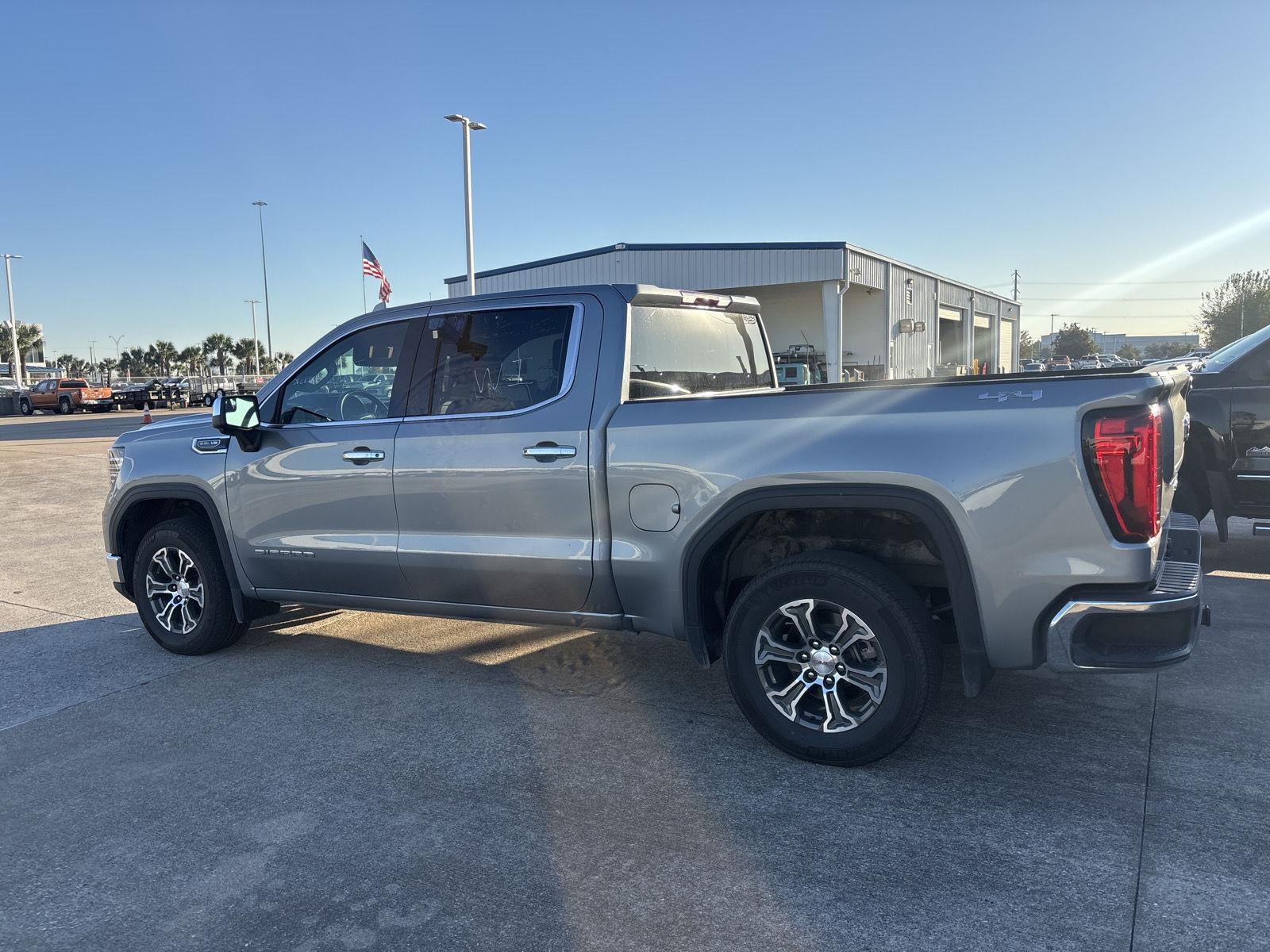 2025 GMC Sierra 1500 SLT