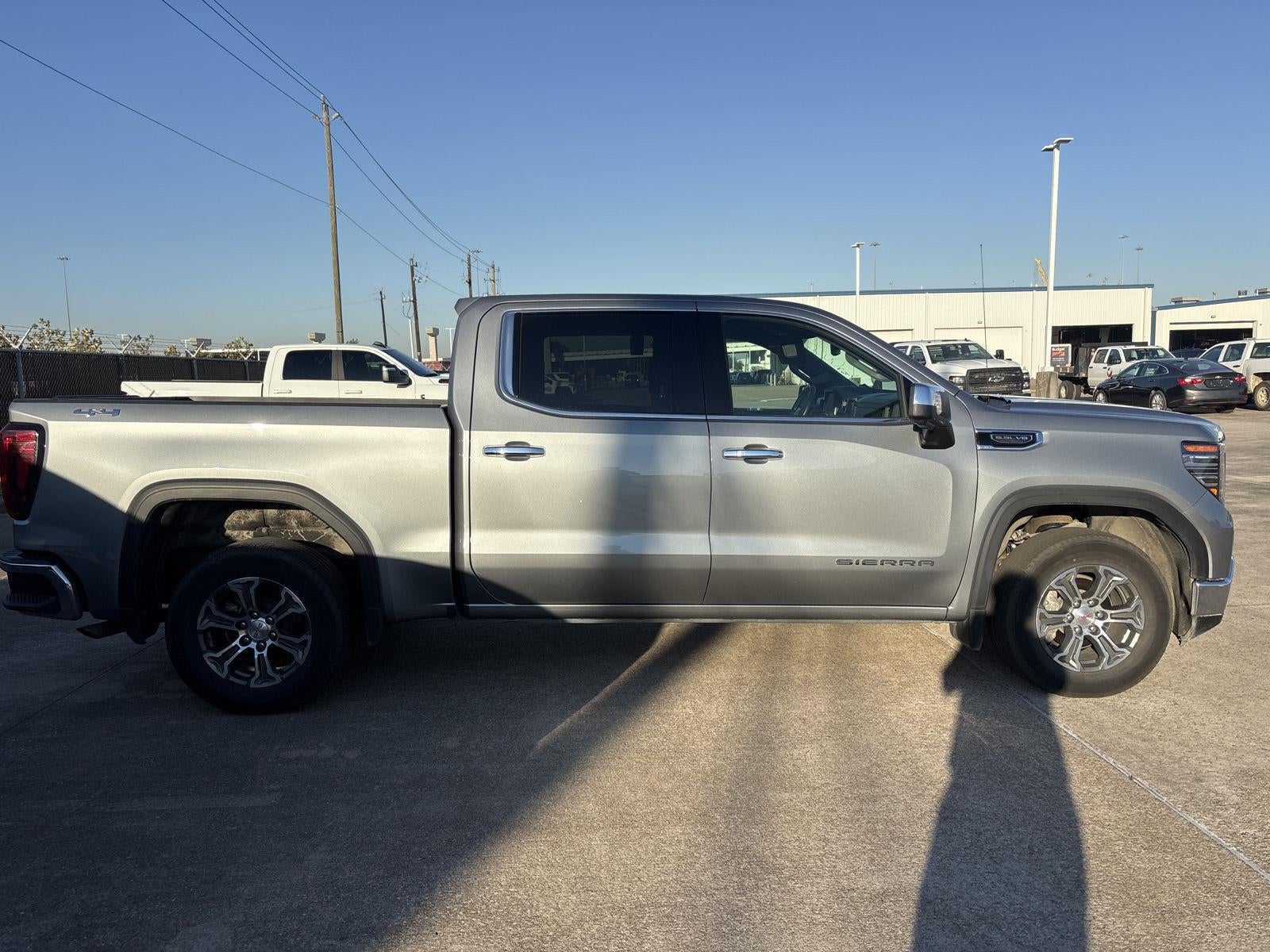 2025 GMC Sierra 1500 SLT