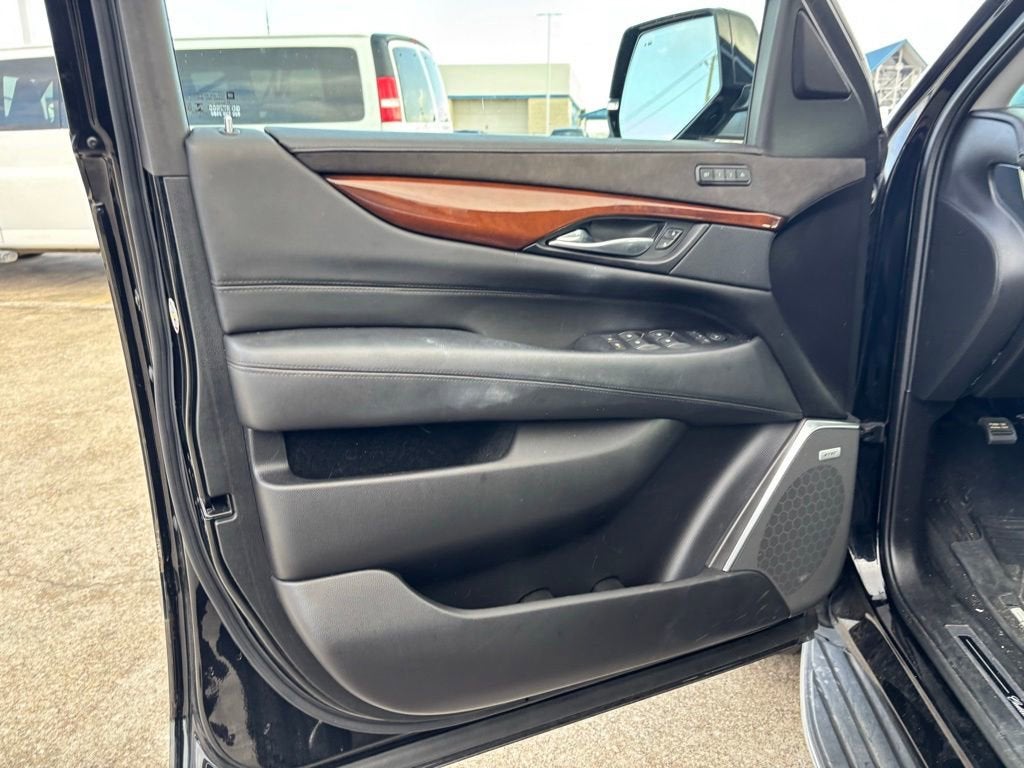 2018 Cadillac Escalade Luxury
