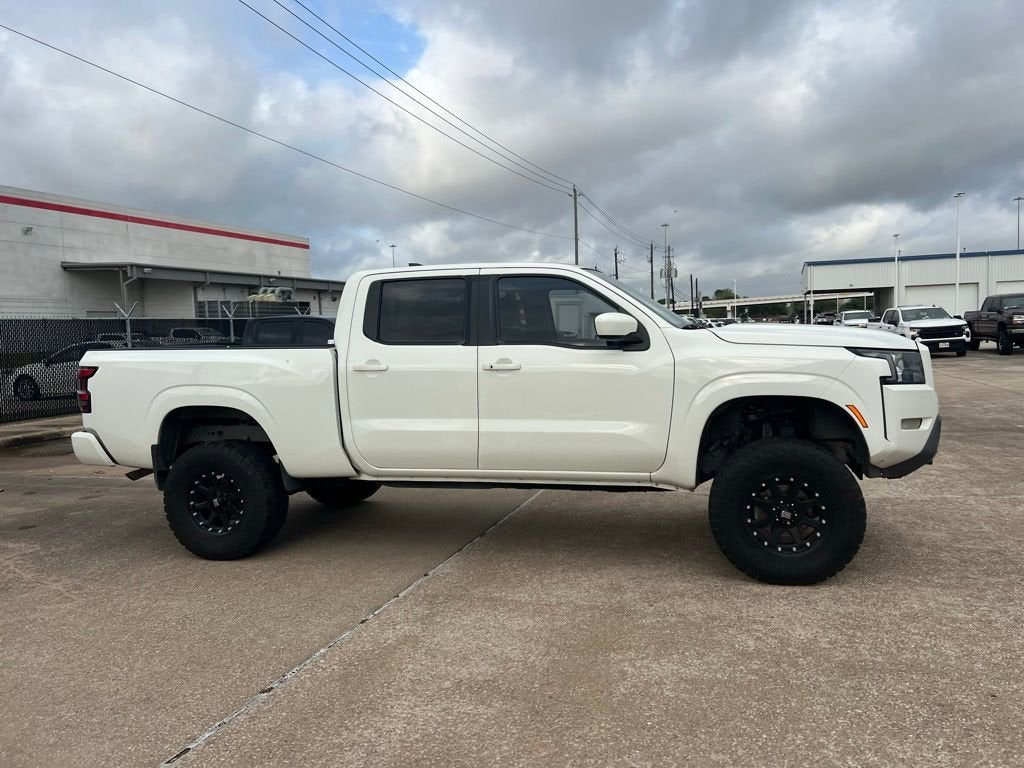 2023 Nissan Frontier SV