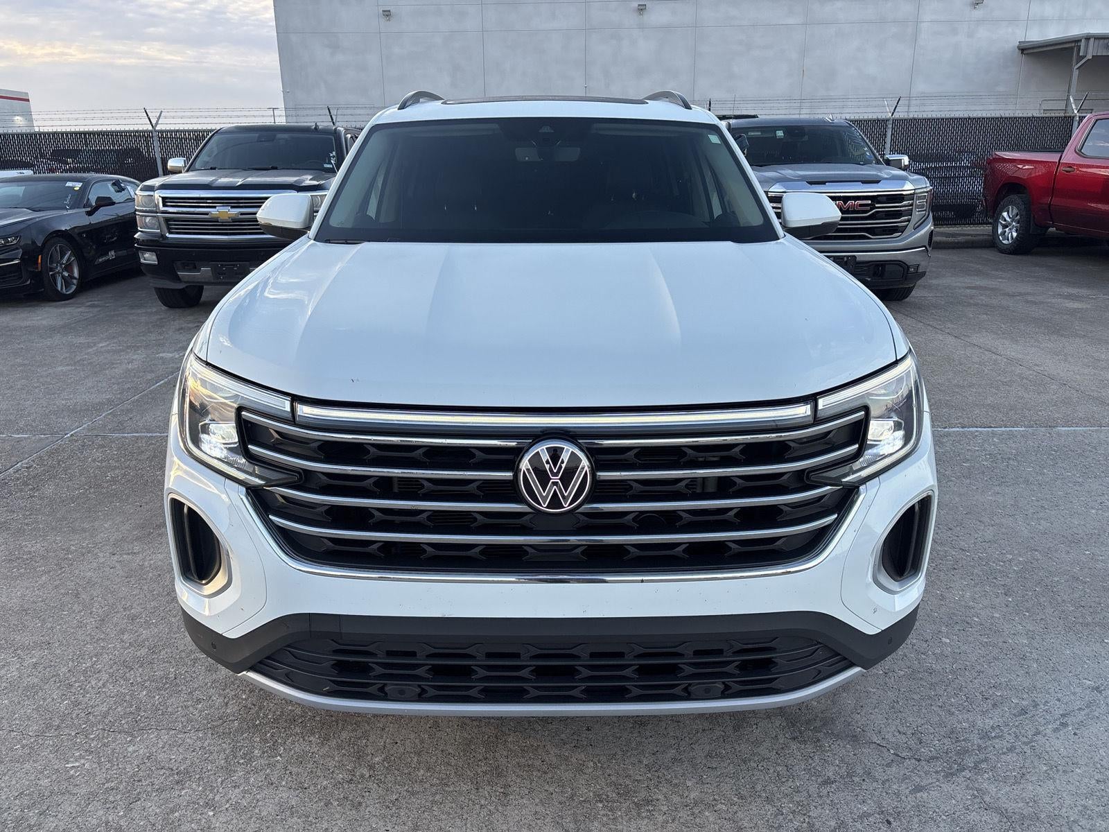 2025 Volkswagen Atlas 2.0T SE w/Technology