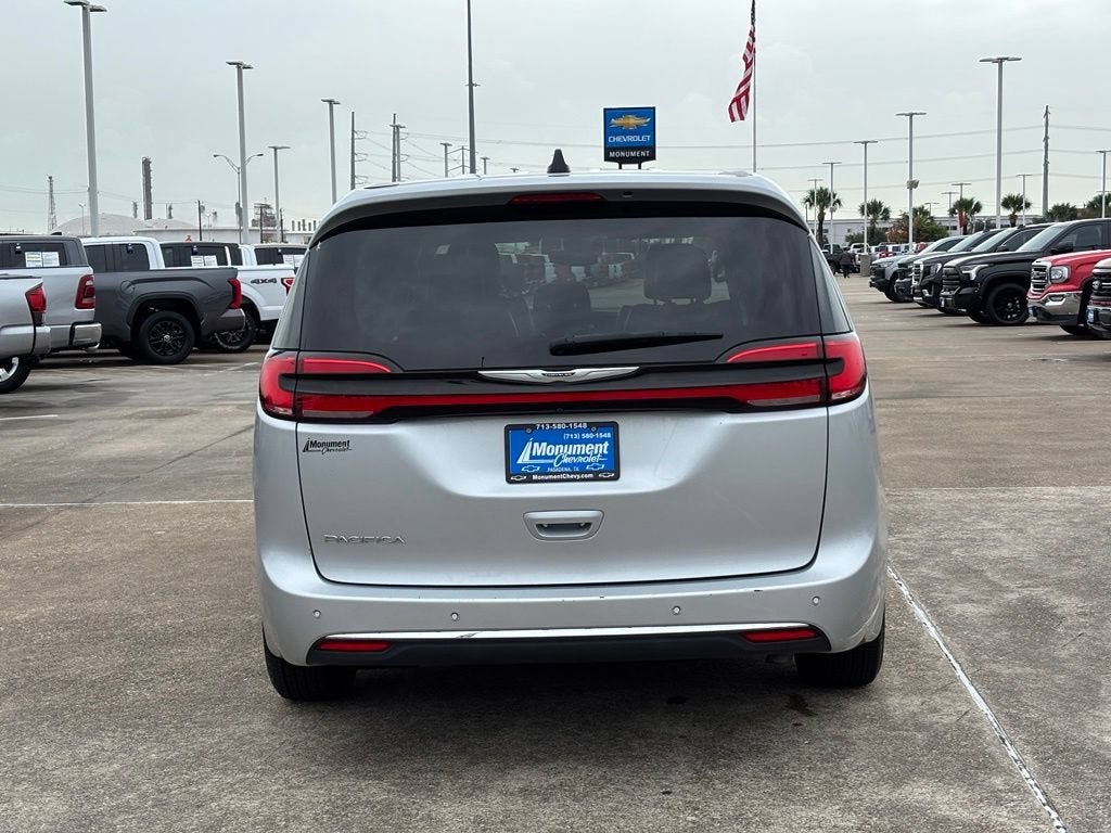 2024 Chrysler Pacifica Touring L