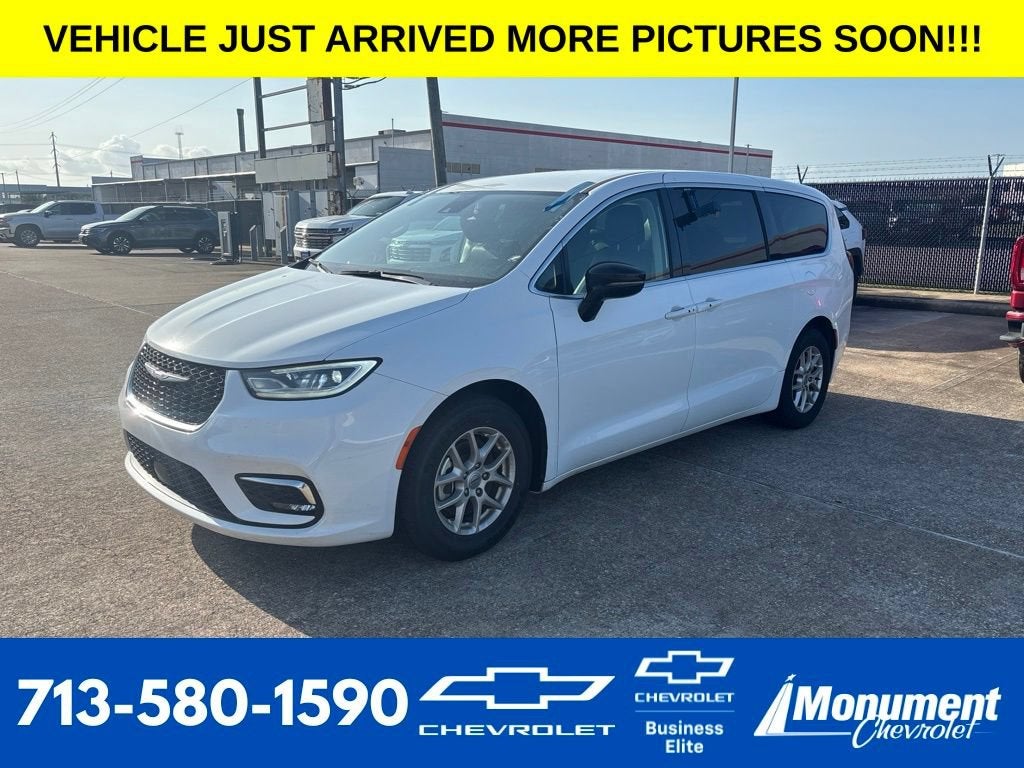 2024 Chrysler Pacifica Touring L
