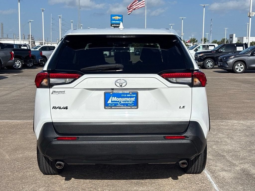2024 Toyota RAV4 LE
