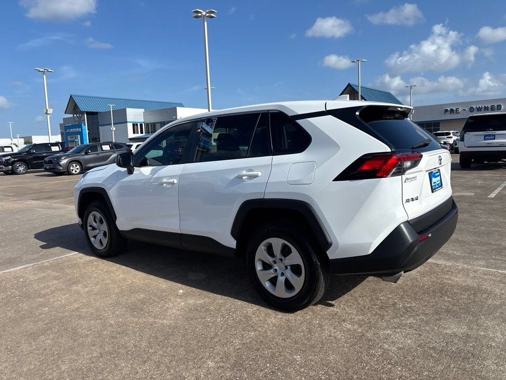 2024 Toyota RAV4 LE