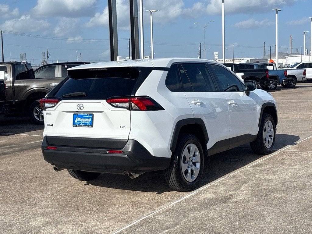 2024 Toyota RAV4 LE