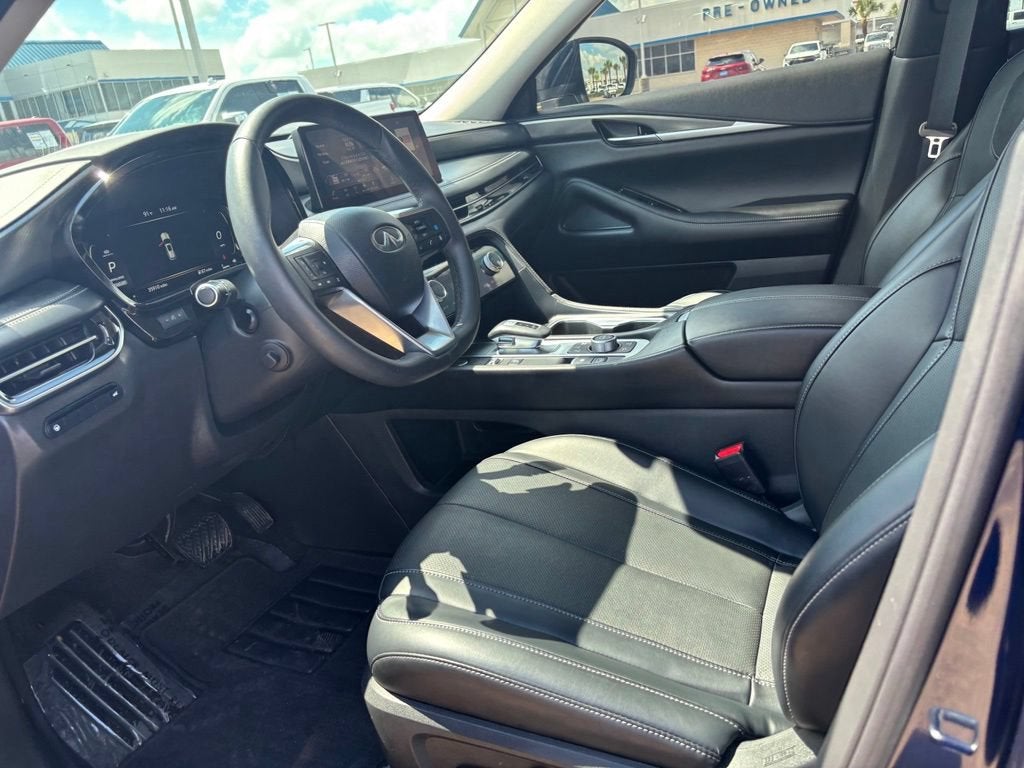 2023 INFINITI QX60 LUXE