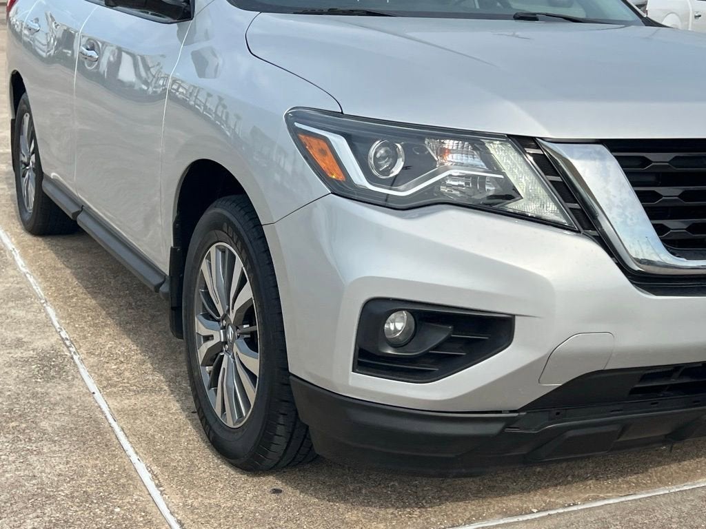 2020 Nissan Pathfinder SL