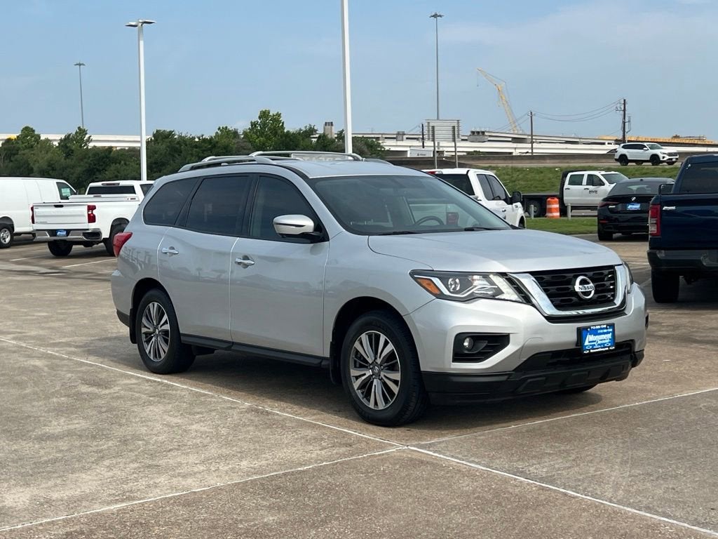 2020 Nissan Pathfinder SL