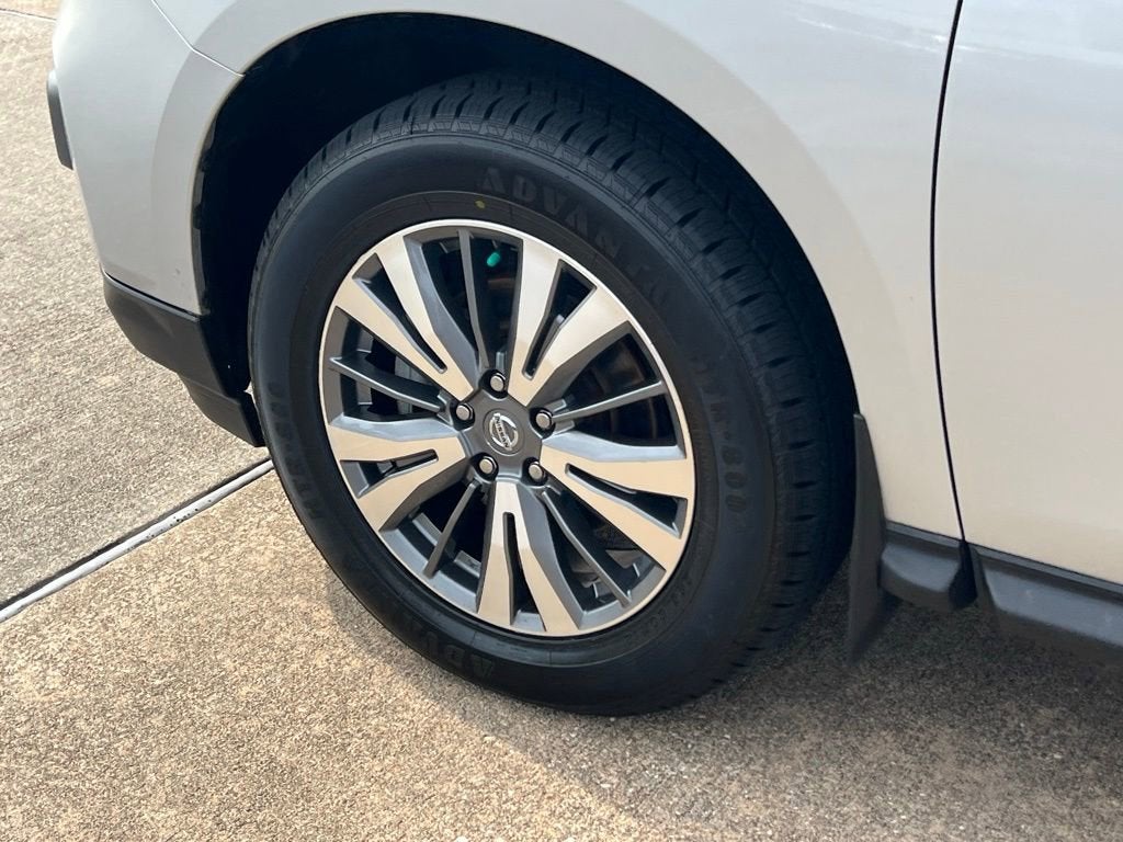 2020 Nissan Pathfinder SL