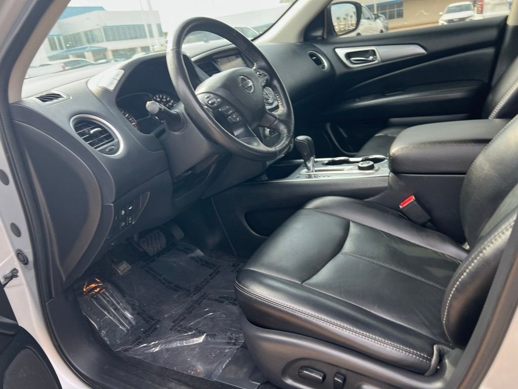 2020 Nissan Pathfinder SL