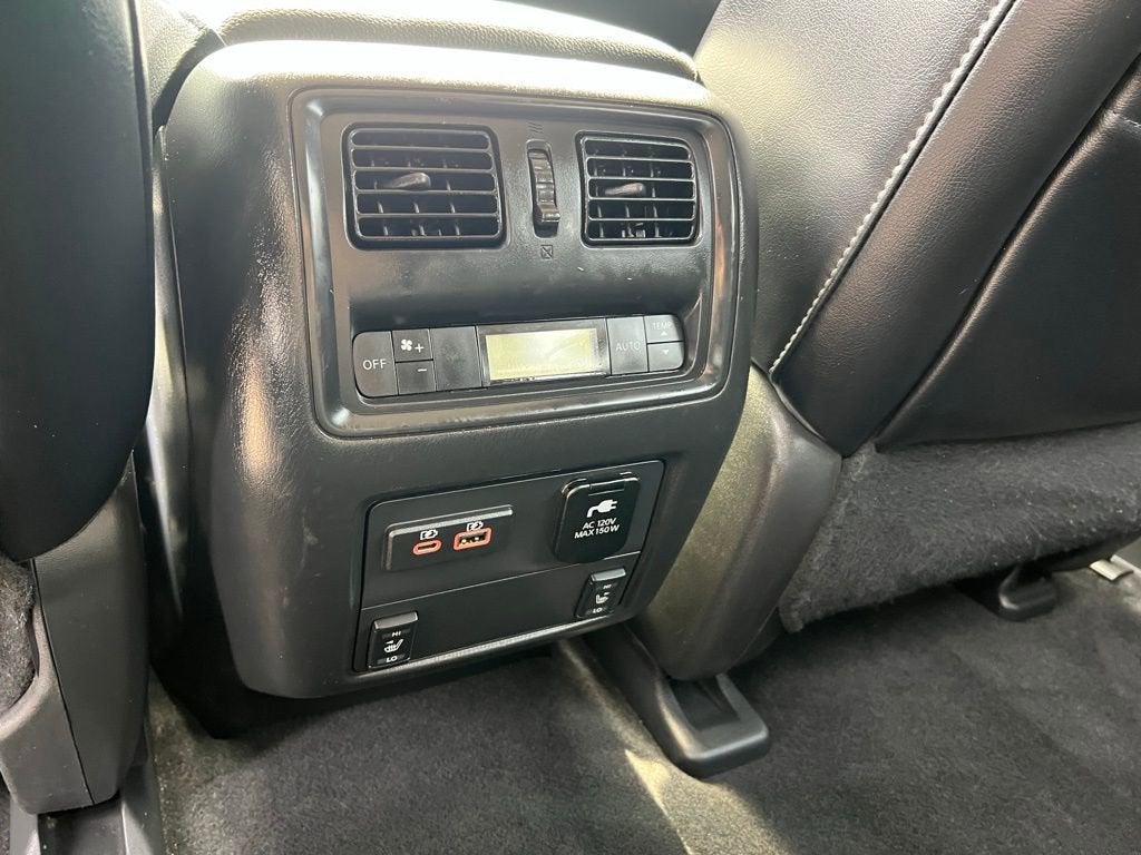 2020 Nissan Pathfinder SL