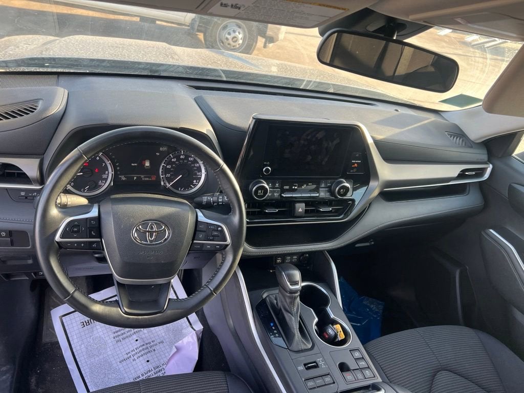 2024 Toyota Highlander LE