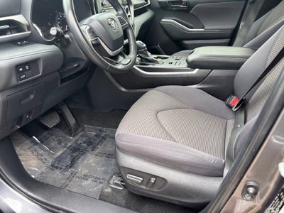2024 Toyota Highlander LE