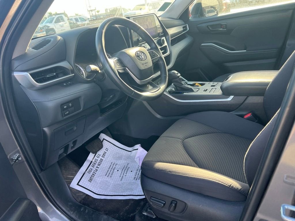 2024 Toyota Highlander LE