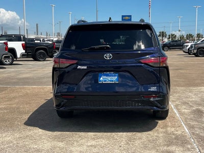 2022 Toyota Sienna XSE