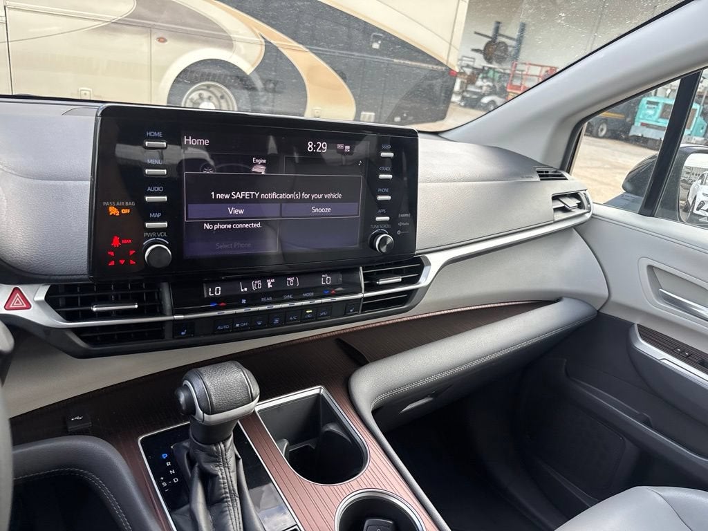 2021 Toyota Sienna XLE