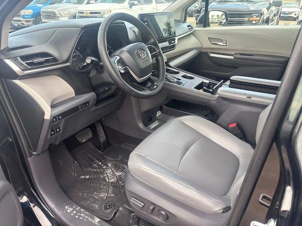 2021 Toyota Sienna XLE