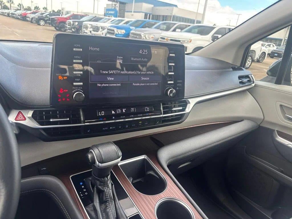 2021 Toyota Sienna XLE