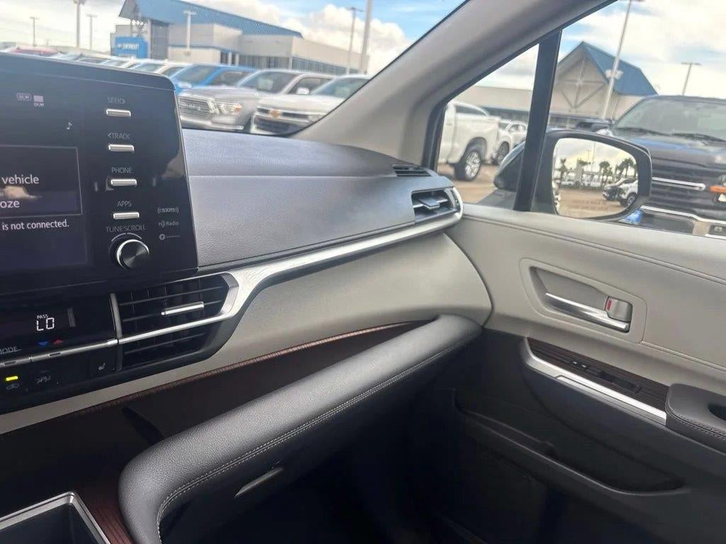 2021 Toyota Sienna XLE