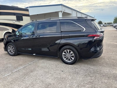 2021 Toyota Sienna XLE