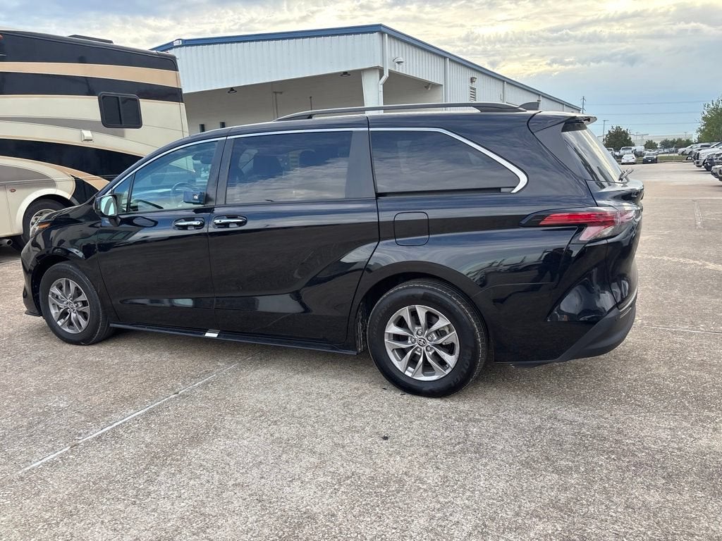 2021 Toyota Sienna XLE