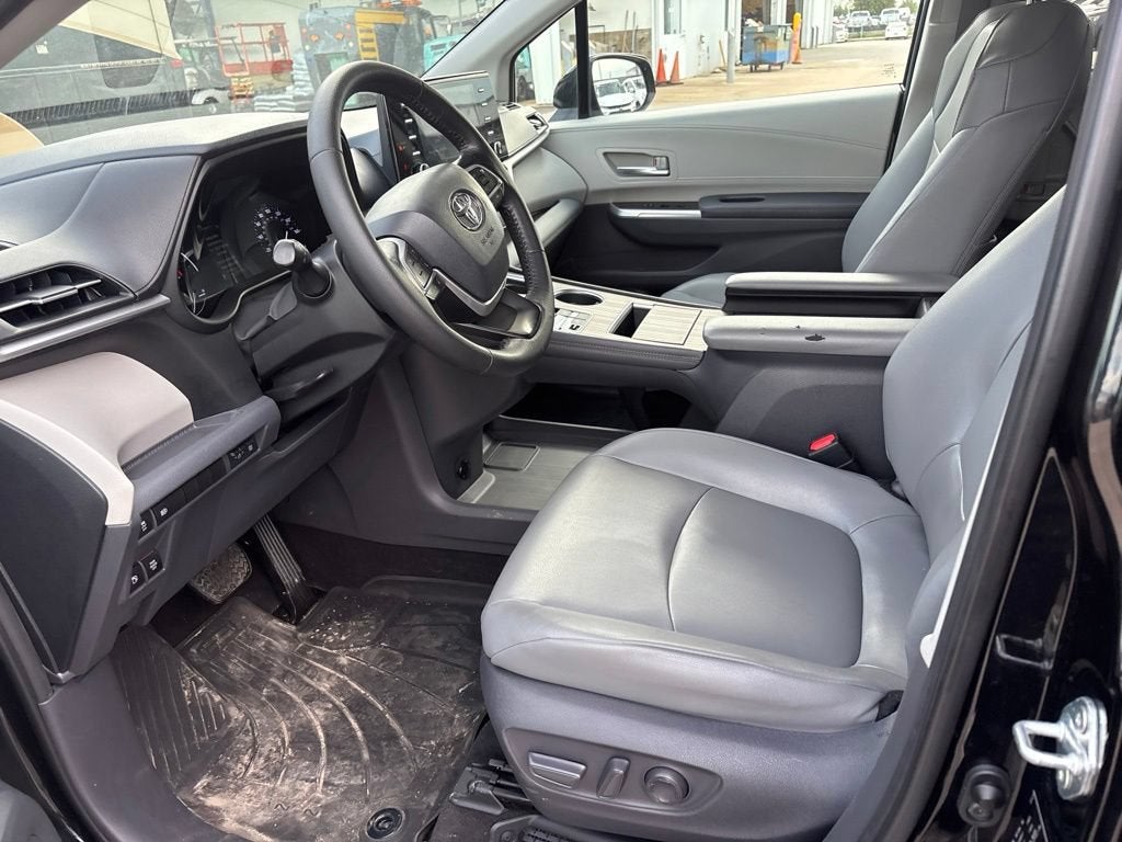2021 Toyota Sienna XLE