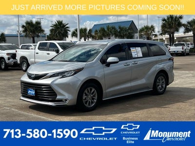 2022 Toyota Sienna XLE