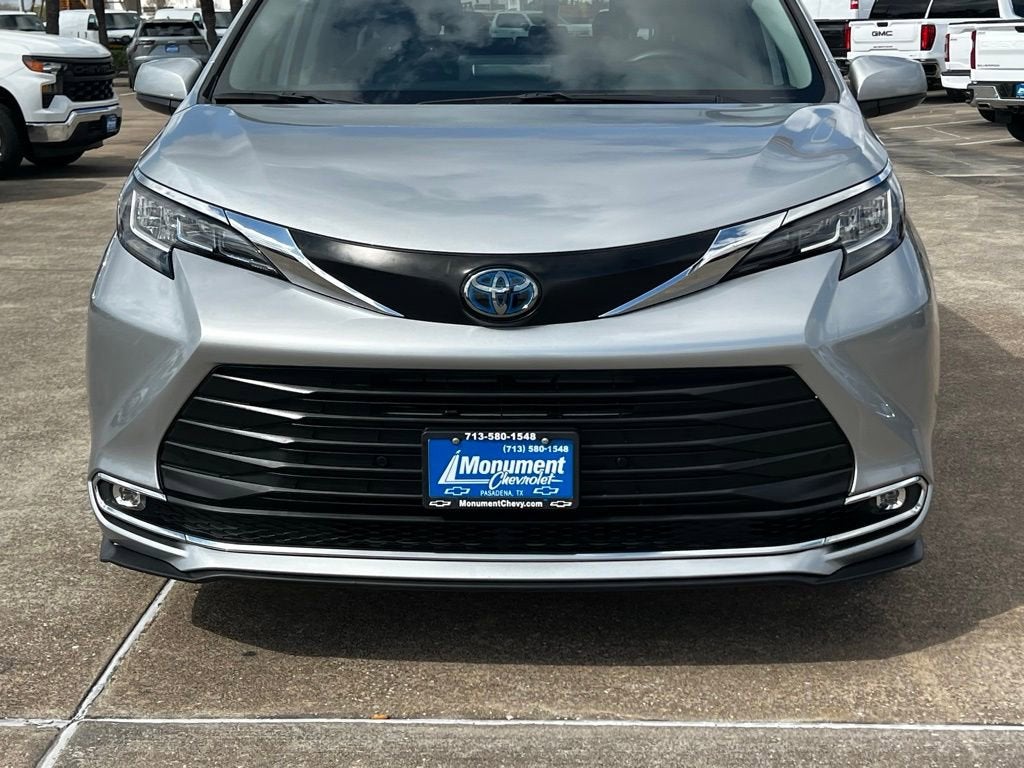 2022 Toyota Sienna XLE