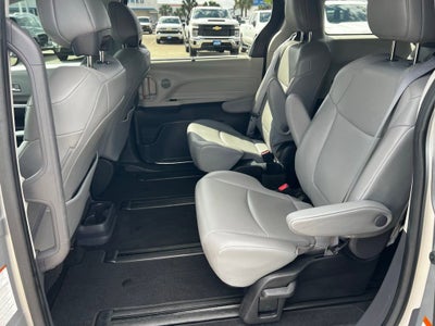 2022 Toyota Sienna XLE