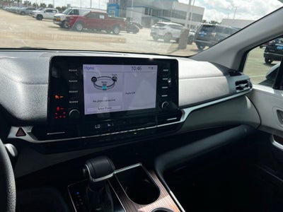 2022 Toyota Sienna XLE