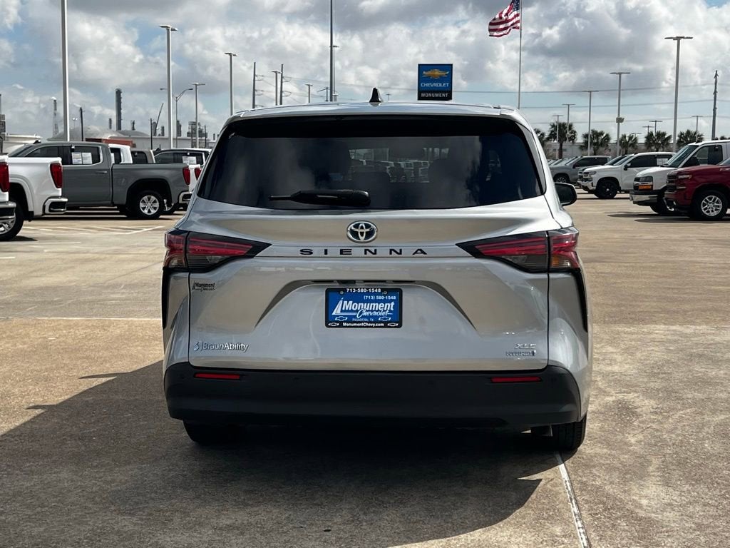 2022 Toyota Sienna XLE