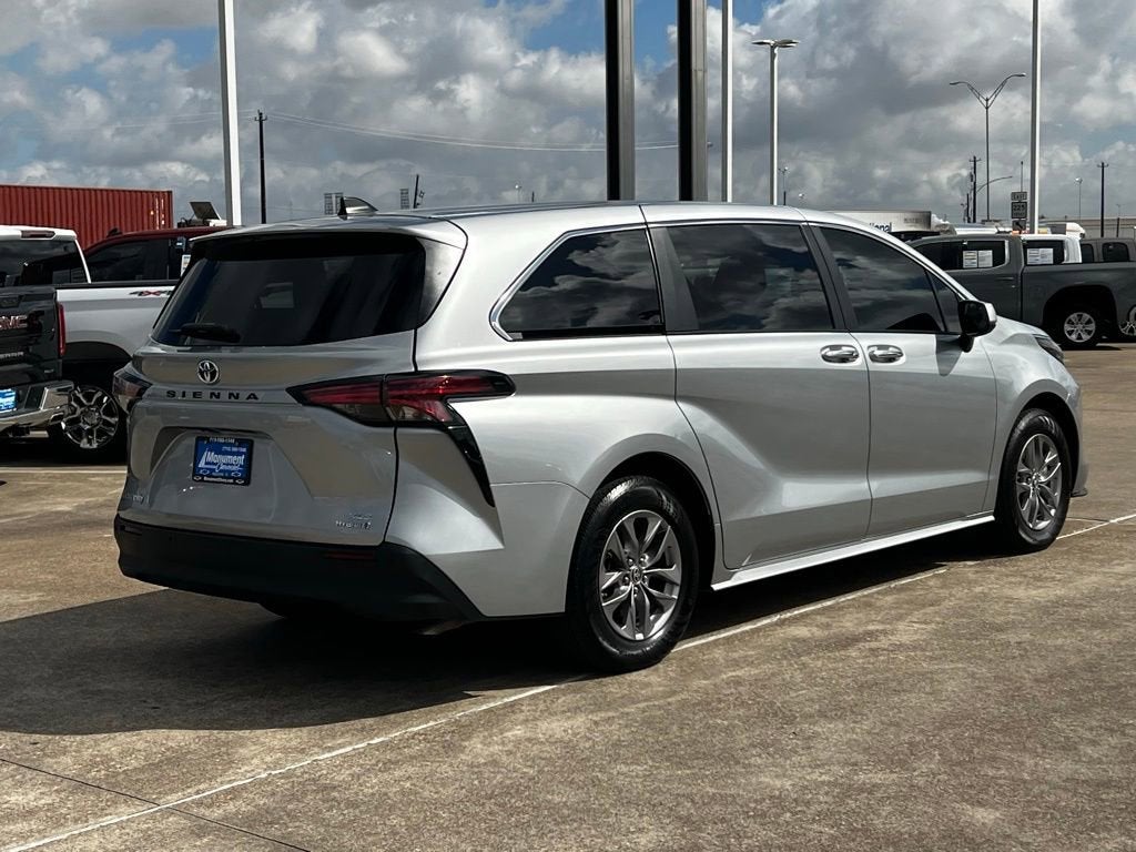 2022 Toyota Sienna XLE