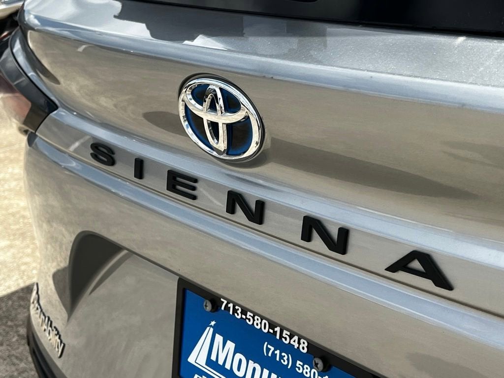 2022 Toyota Sienna XLE