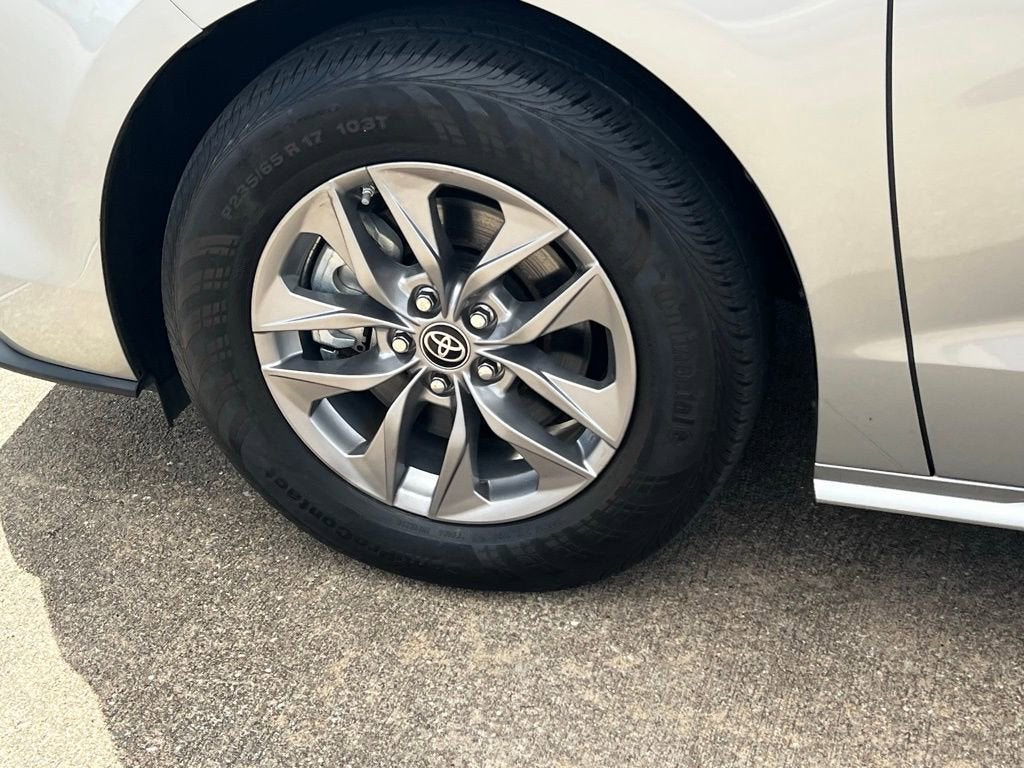 2022 Toyota Sienna XLE